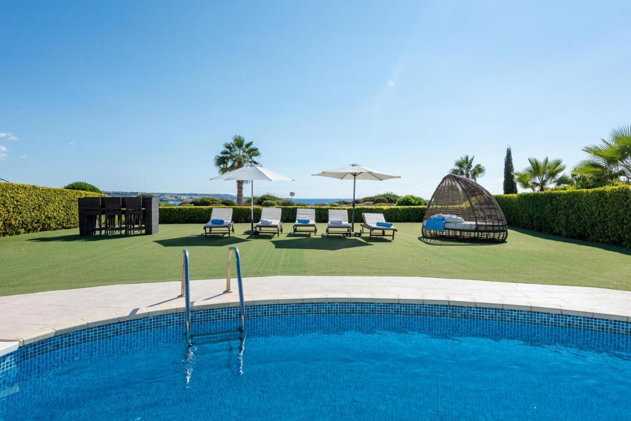 Villa Savoya Sunrise By Ezoria Villas Coral Bay Eksteriør billede