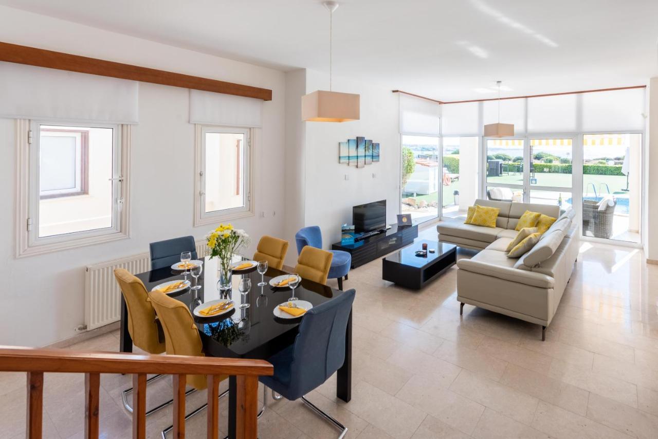 Villa Savoya Sunrise By Ezoria Villas Coral Bay Eksteriør billede