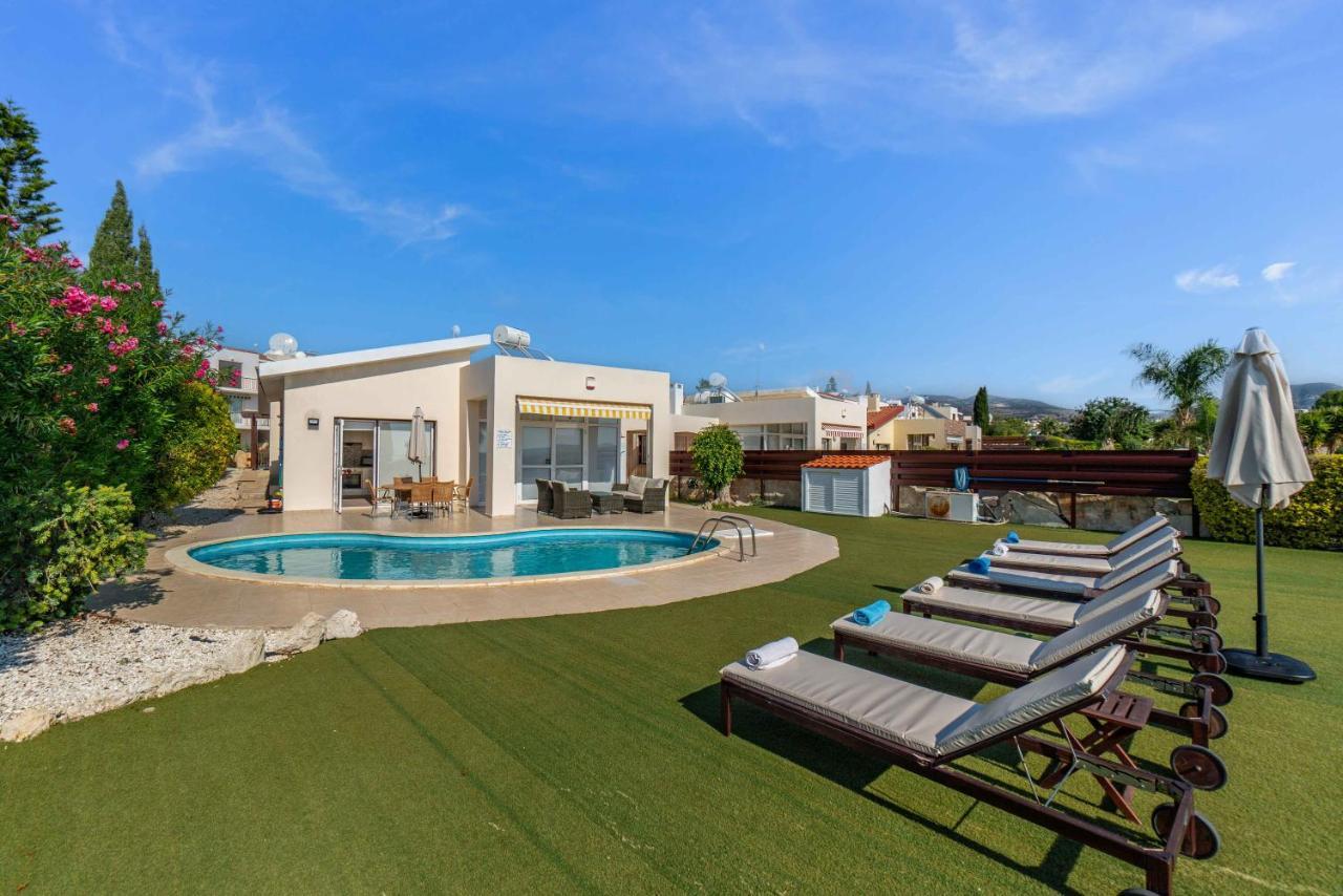 Villa Savoya Sunrise By Ezoria Villas Coral Bay Eksteriør billede